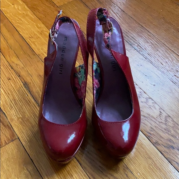 *sold* Steve Madden Red Pumps - Picture 2 of 9
